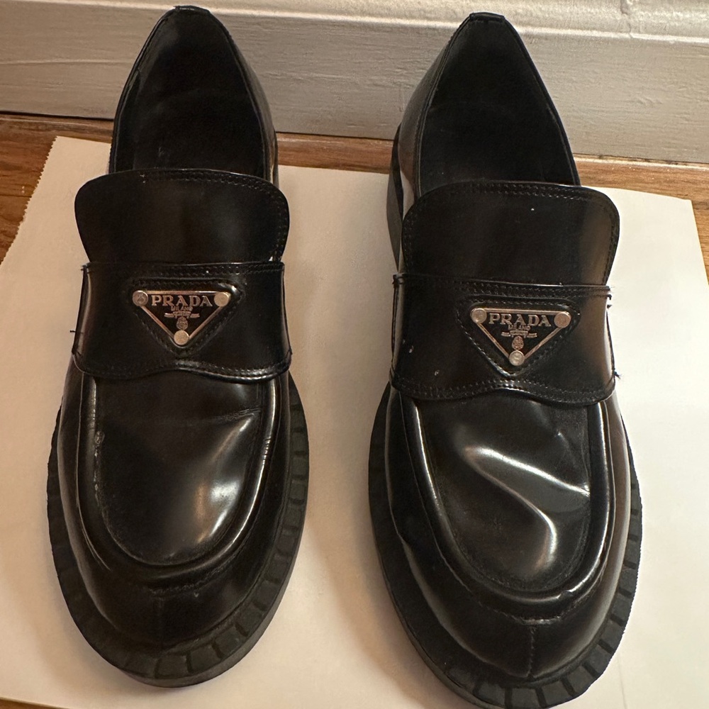 Prada women’s  Black Loafers 36, size 6